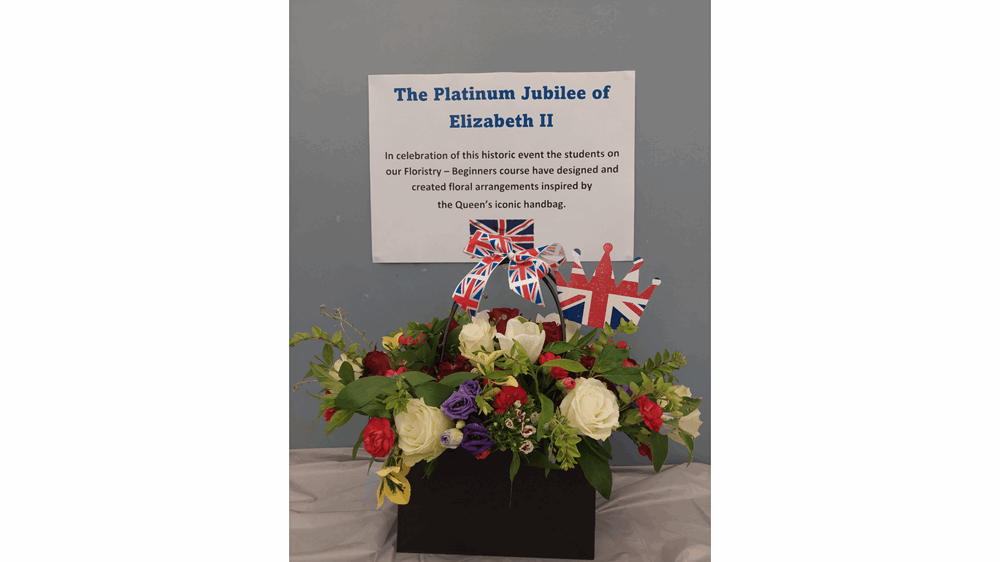 Jubilee celebration crafts - Handbags - Dartford Floristry Beginners course