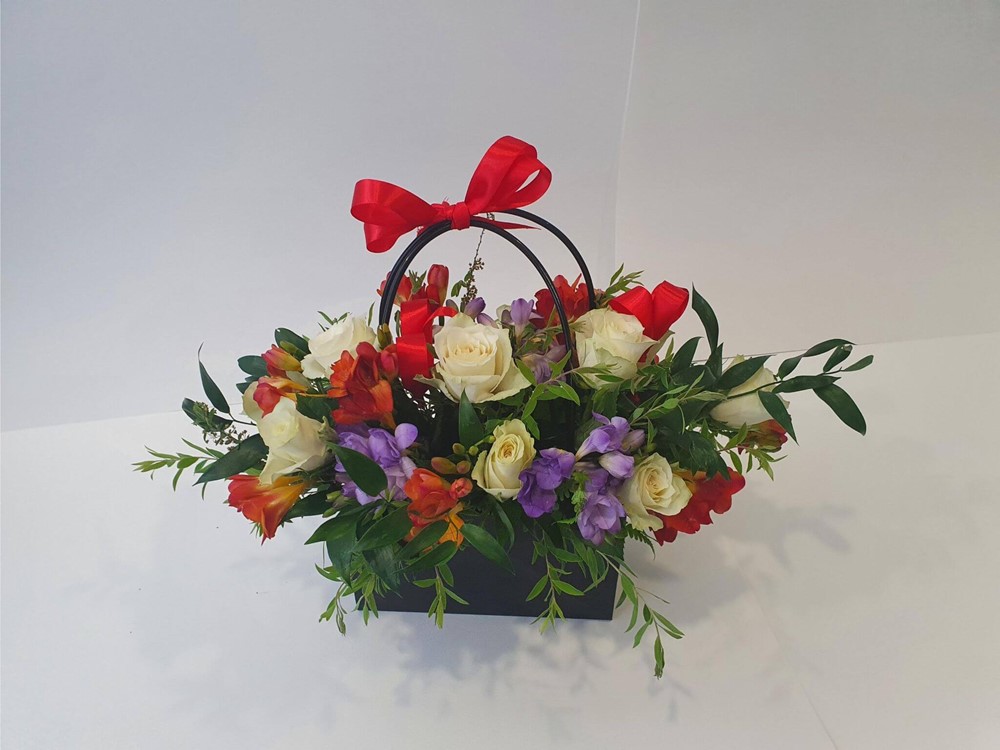Jubilee craft floral handbag